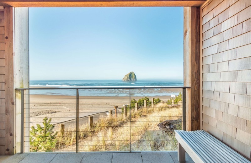 Headlands Coastal Lodge & Spa